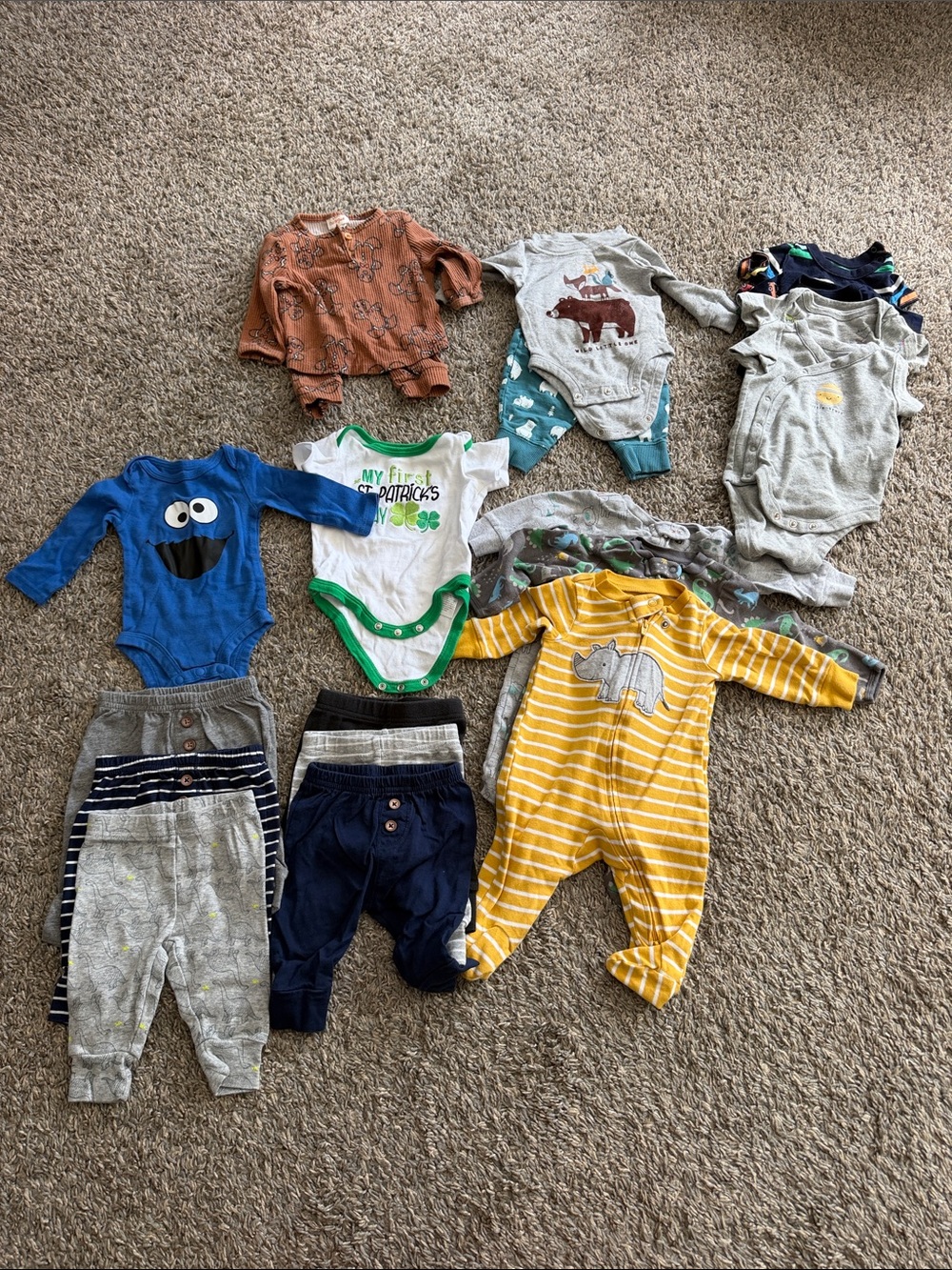 0-3sz month baby clothes- LIKE NEW
